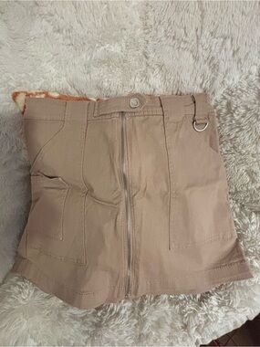Women's Zip-Front Utility Shorts in Light Brown